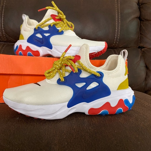 Nike Presto Shoes - Picture 3 of 4